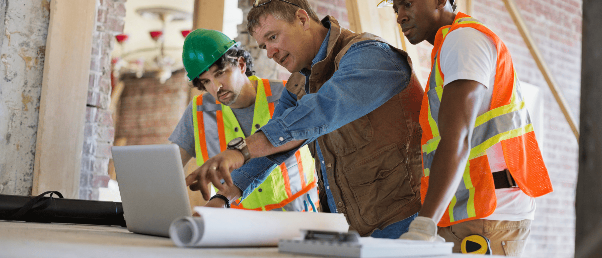 Safety manager in Canada using a digital subcontractor management tool to verify compliance.